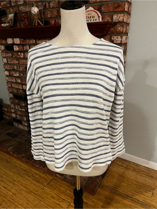 Faherty Tops - Faherty White and Navy Striped Lightweight Knit Top